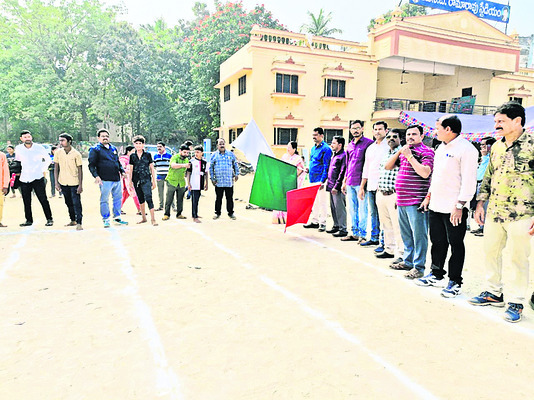 ప్రతిభ గల దివ్యాంగులకు ఎవరెస్ట్‌ బేస్‌ క్యాంప్‌ అధిరోహణ1
