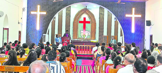 సెమీ క్రిస్మస్‌ వేడుకలు షురూ 1