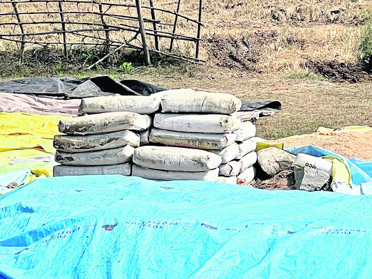 కిన్నెరసాని రోడ్డులో ట్రాఫిక్‌జామ్‌ 2