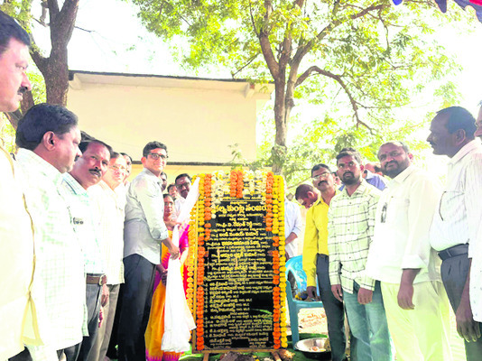 కోరుట్లకు నిధులివ్వడంలో సర్కారు నిర్లక్ష్యం2