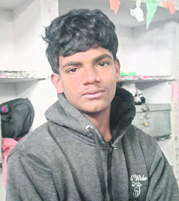 ట్యాంకు నీళ్లతో స్నానం చేస్తాం
2