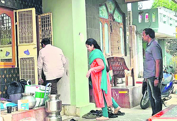 భోగాపురం, విజయనగరంలో ఏసీబీ సోదాలు 1