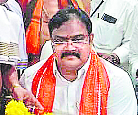 ఈ కుర్చీకో దండం1