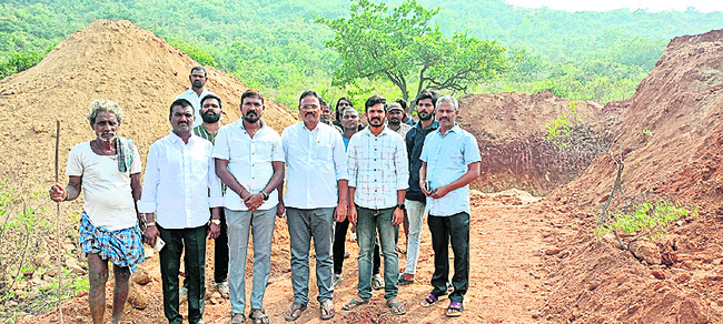 గో మాంసం పూడ్చివేతపై గొల్లలపాలెంలో ఉద్రిక్తత1