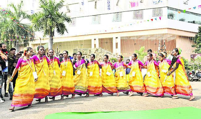 అట్టహాసంగా పీసా మహోత్సవ్‌1