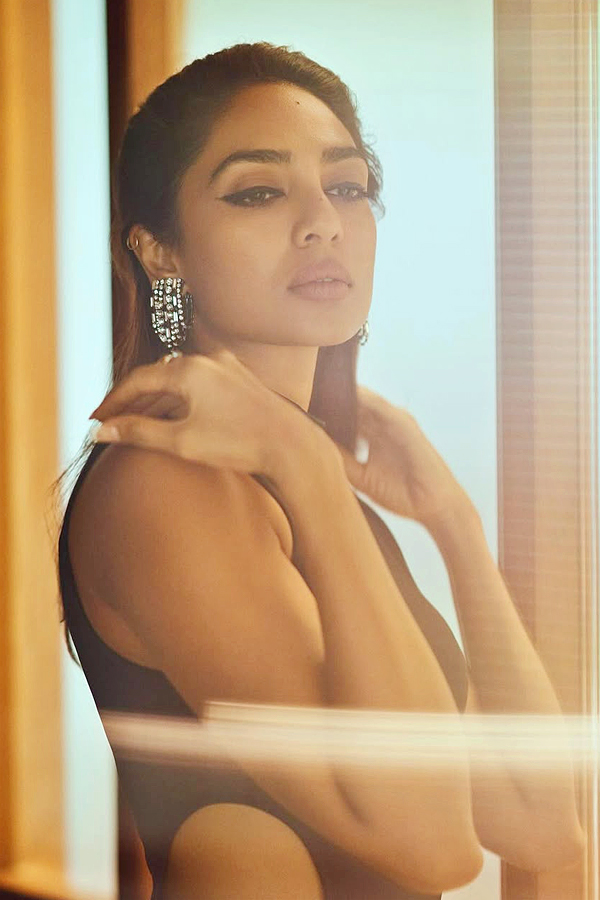 Actress Sobhita Dhulipala Latest Stunning Photos5