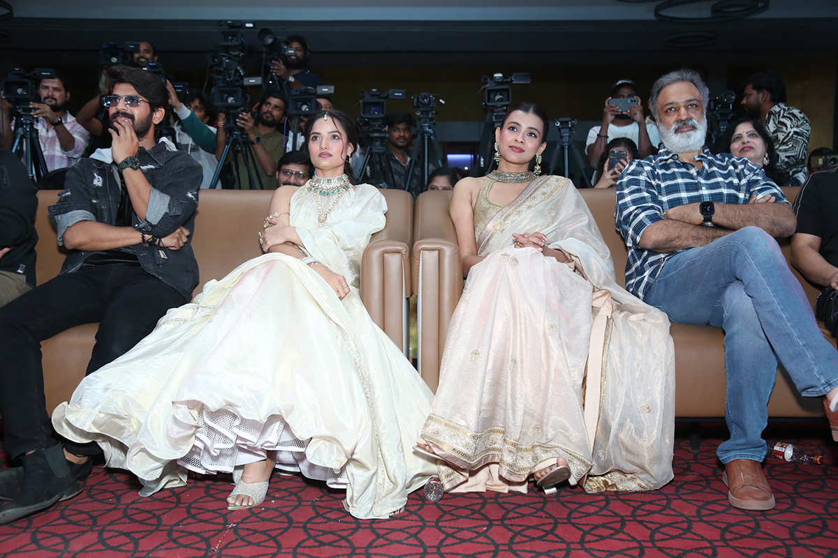 Eesha Movie Pre Release Event Photo Gallery22