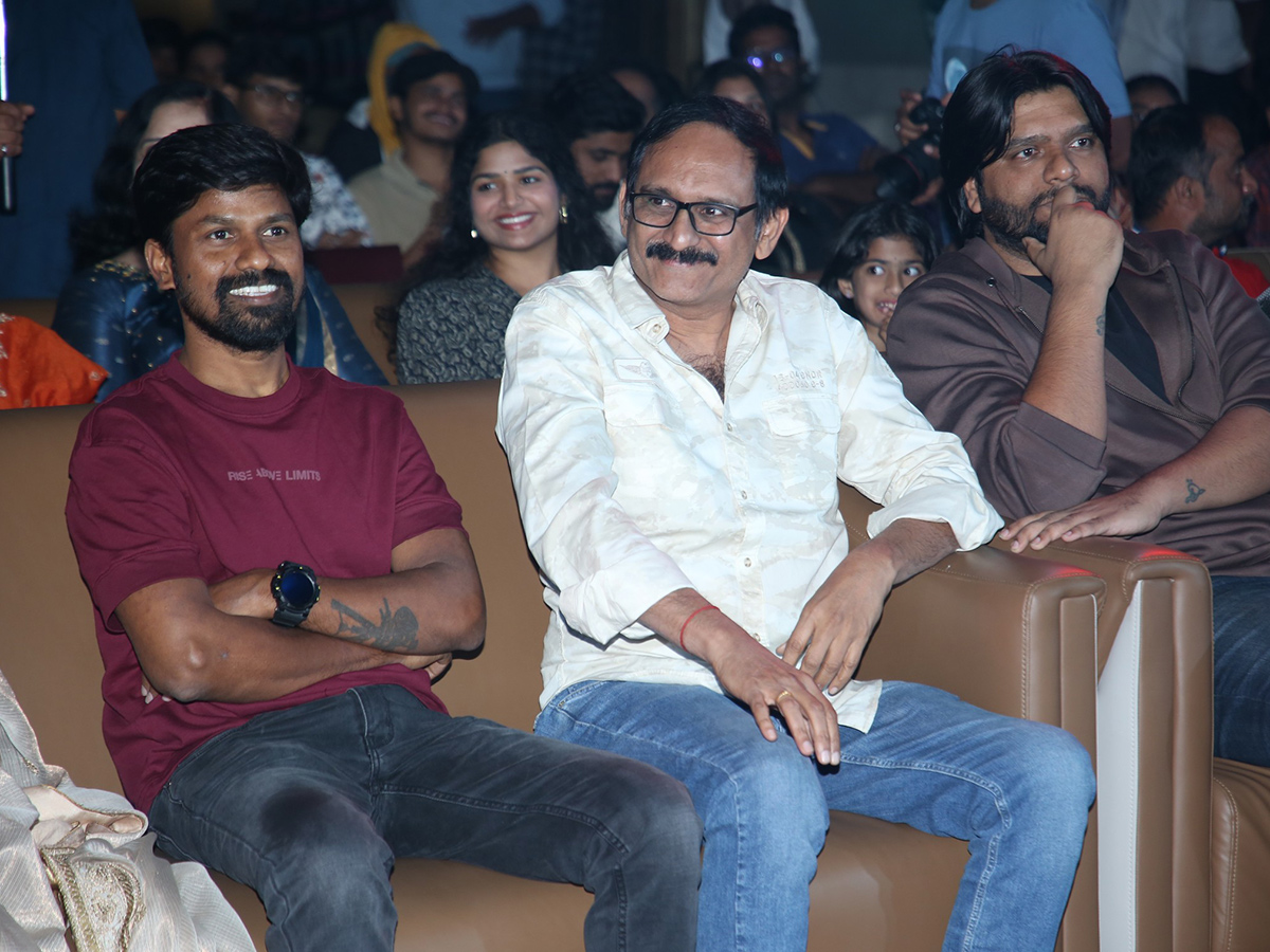 Eesha Movie Pre Release Event Photo Gallery27