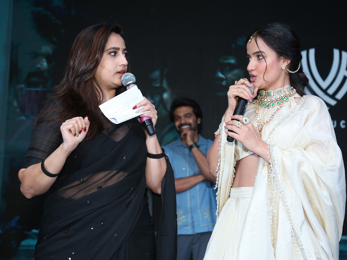 Eesha Movie Pre Release Event Photo Gallery29