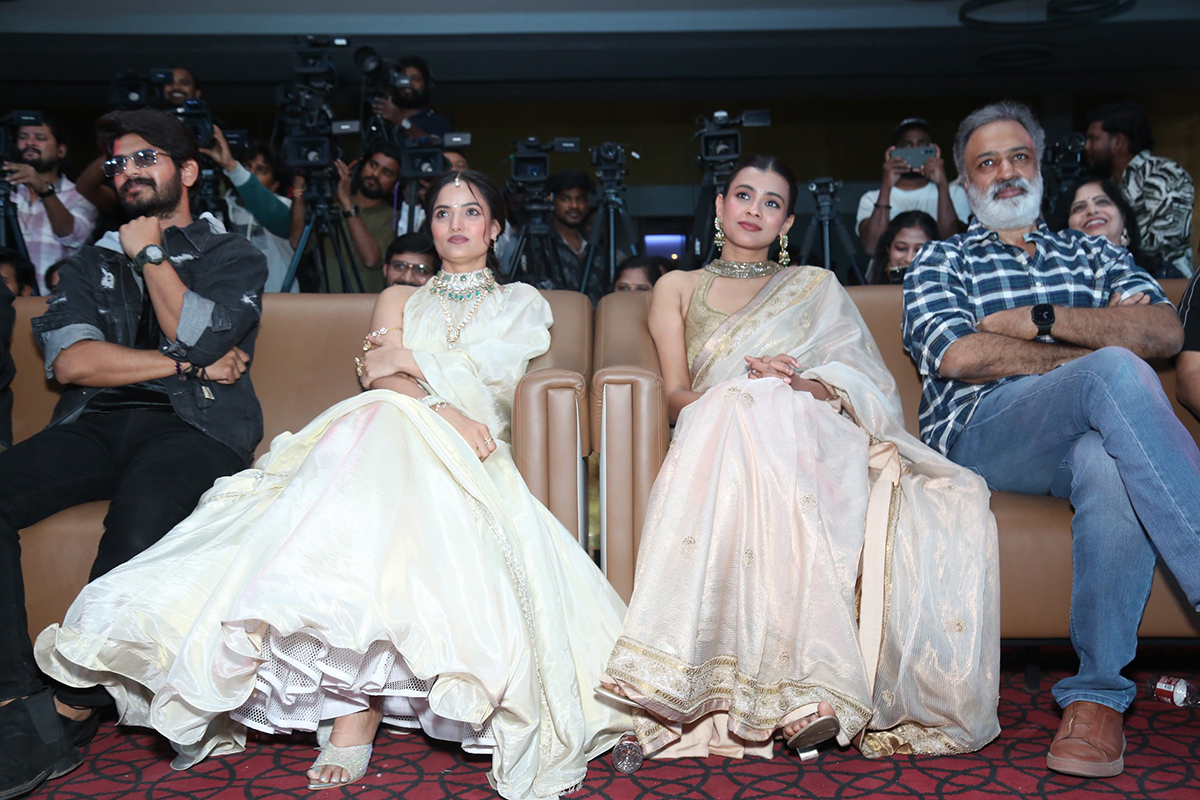 Eesha Movie Pre Release Event Photo Gallery9