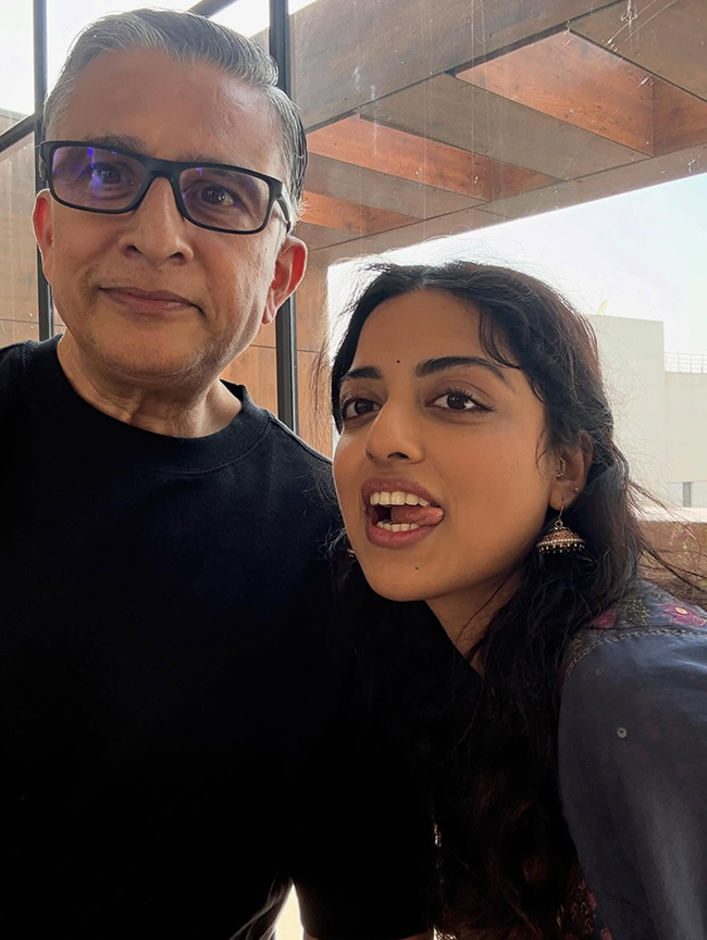 Mahesh babu with his Sisters viral photos4