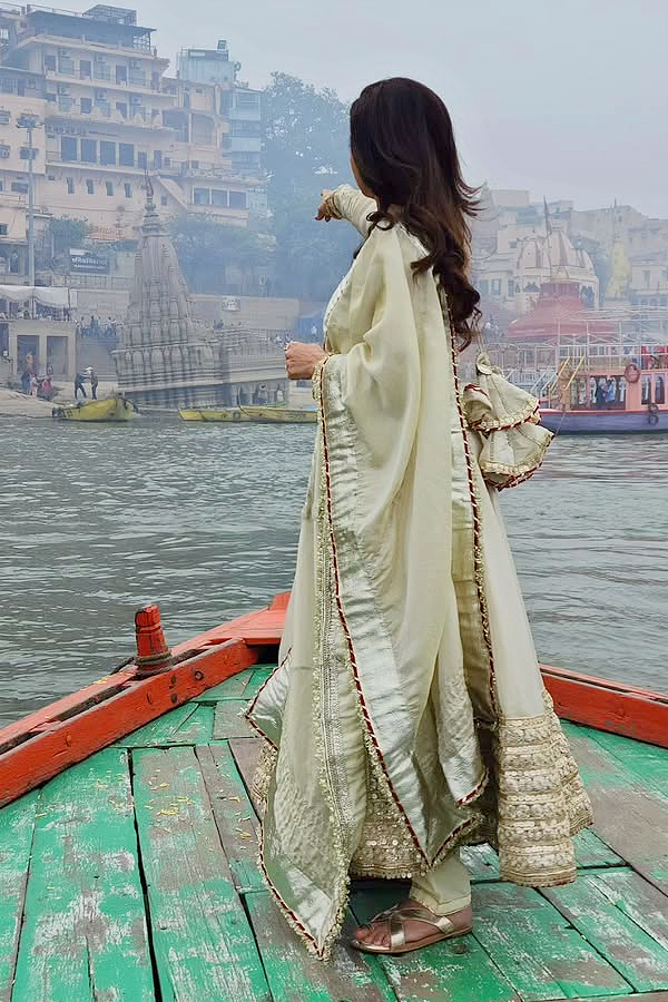 Senior Actress Bhagyashree Varanasi Trip Photos6