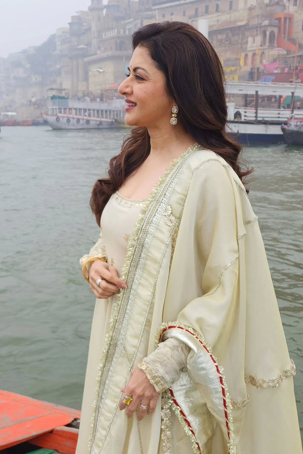 Senior Actress Bhagyashree Varanasi Trip Photos9