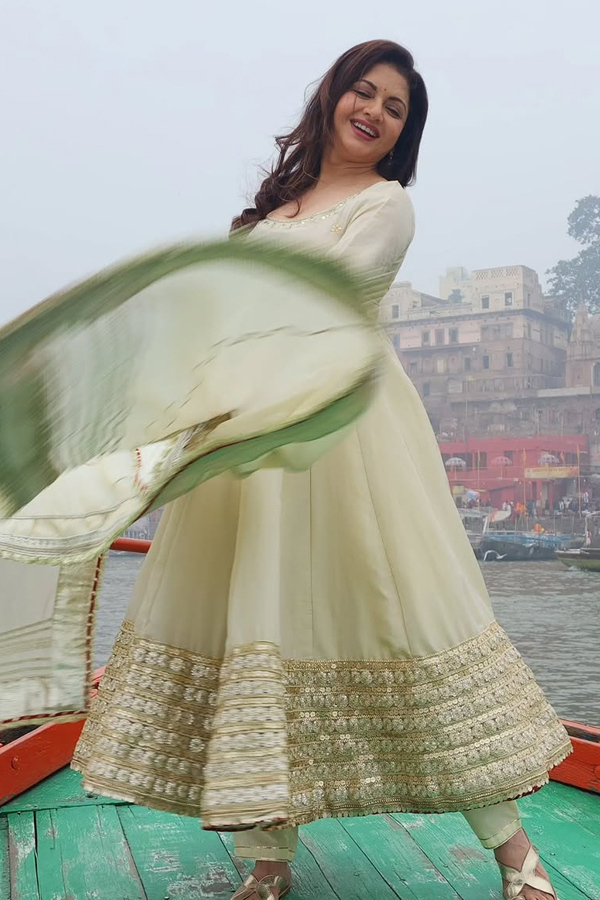 Senior Actress Bhagyashree Varanasi Trip Photos10