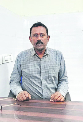 ల్యాబ్‌ టెక్నీషియన్లు వచ్చేస్తుండ్రు 1