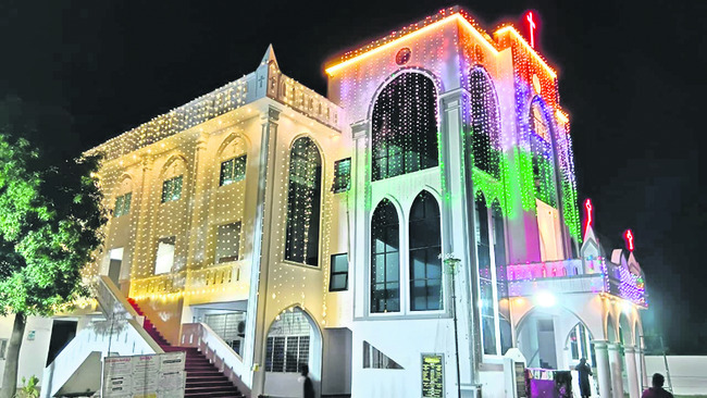 కరుణ కురిసిన రాత్రి.. 2