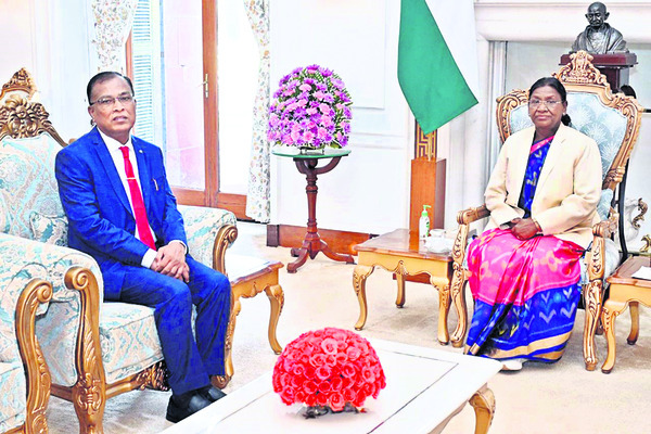 ప్రజలందరికీ క్రిస్మస్‌ శుభాకాంక్షలు 1