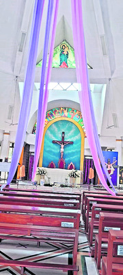 క్రిస్మస్‌కు చర్చిలు ముస్తాబు 4