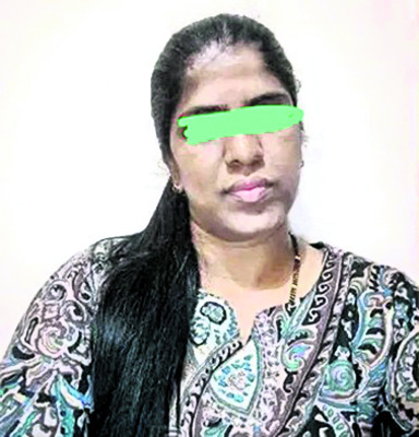 చెరువులోకి కారు బోల్తా, ఒకరు మృతి 2