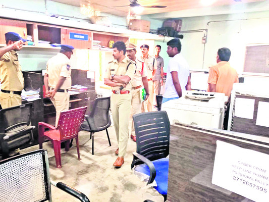 బాధ్యతాయుతంగా  విధులు నిర్వర్తించాలి2