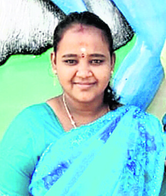 పాము కాటుతో మహిళ మృతి 1