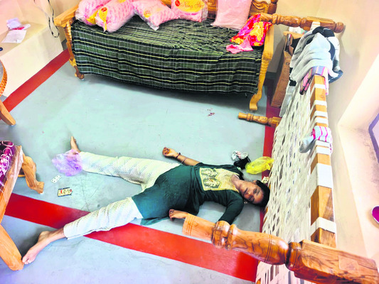 అనుమానాస్పద స్థితిలో వివాహిత మృతి 2