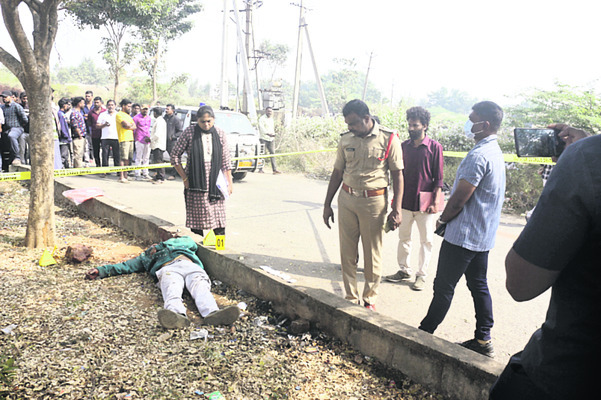 లంకెలపాలెంలో అర్ధరాత్రి హత్య1
