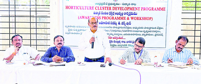 శ్రీమఠంలో సినీనటుడు రిషబ్‌శెట్టి 2