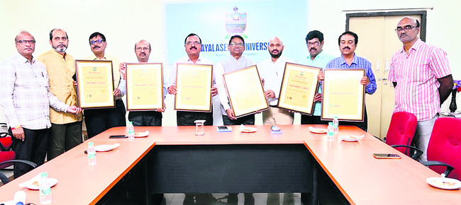 ఖైదీల హక్కుల పరిరక్షణకు చర్యలు చేపట్టండి 1