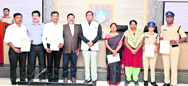 పర్యాటక బ్రోచర్‌ ఆవిష్కరణ1