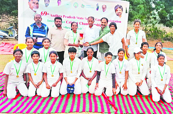 అంతర్‌ జిల్లాల క్రికెట్‌ చాంపియన్‌ గుంటూరు 1