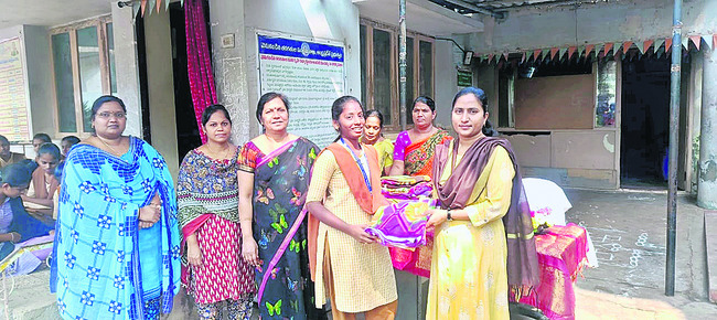 లీగల్‌ కౌన్సెలర్‌ విధుల నుంచి తొలగింపు1