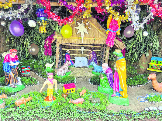 ● ముస్తాబైన చర్చిలు2