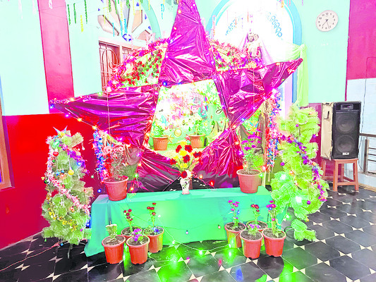 ● ముస్తాబైన చర్చిలు4