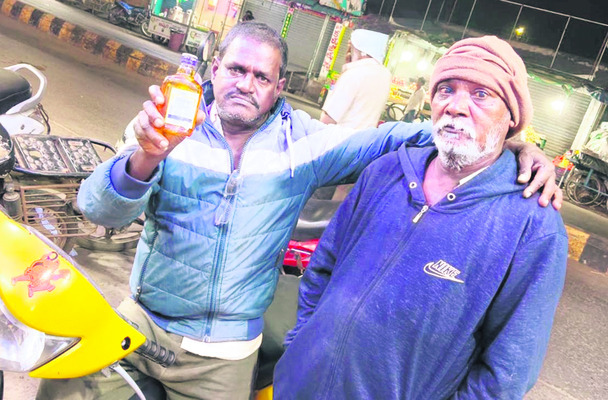 ఎరువులు అధిక ధరలకు అమ్మితే చర్యలు 
1