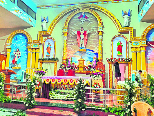 ‘ప్రభుత్వ భూములను పప్పు బెల్లాల్లా పంచేస్తున్నారు’ 6