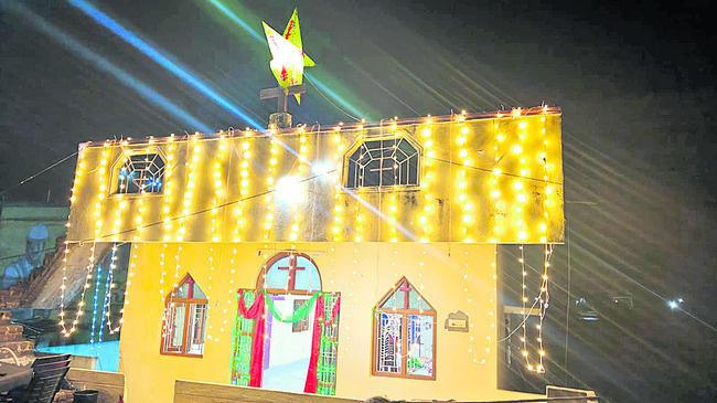 క్రీస్తు మందిరాలు.. వేడుకల నిలయాలు1