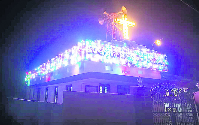 క్రీస్తు మందిరాలు.. వేడుకల నిలయాలు3