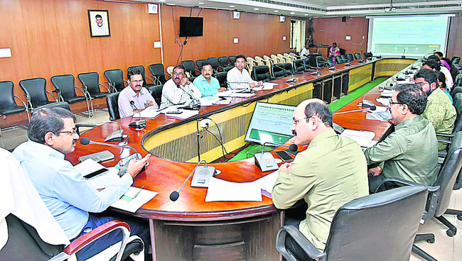 ఉద్యాన పంటల విస్తీర్ణం  పెంచాలి : కలెక్టర్‌ 1