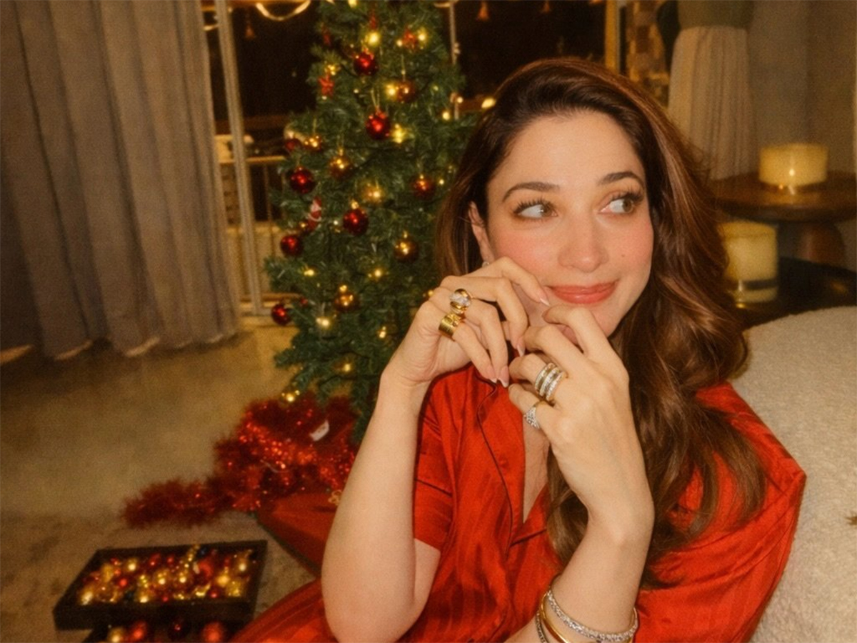 Actress Tamannaah Bhatia Christmas 2025 Celebrations11