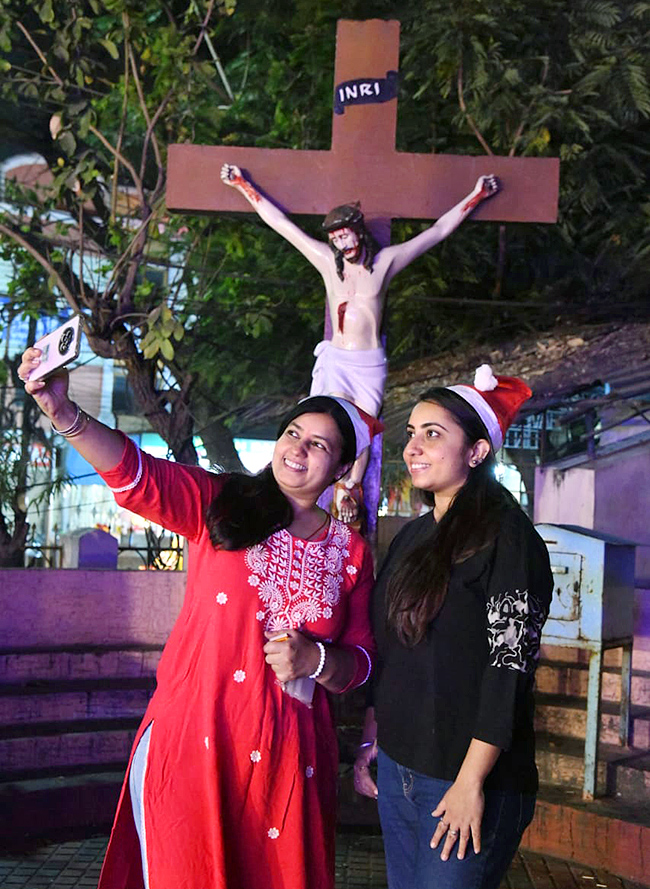 Christmas 2025 Celebrations In Hyderabad Photos20