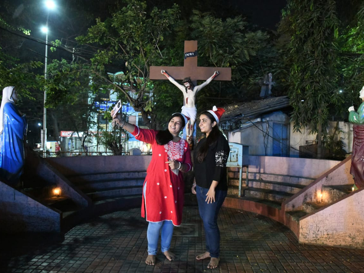 Christmas 2025 Celebrations In Hyderabad Photos24