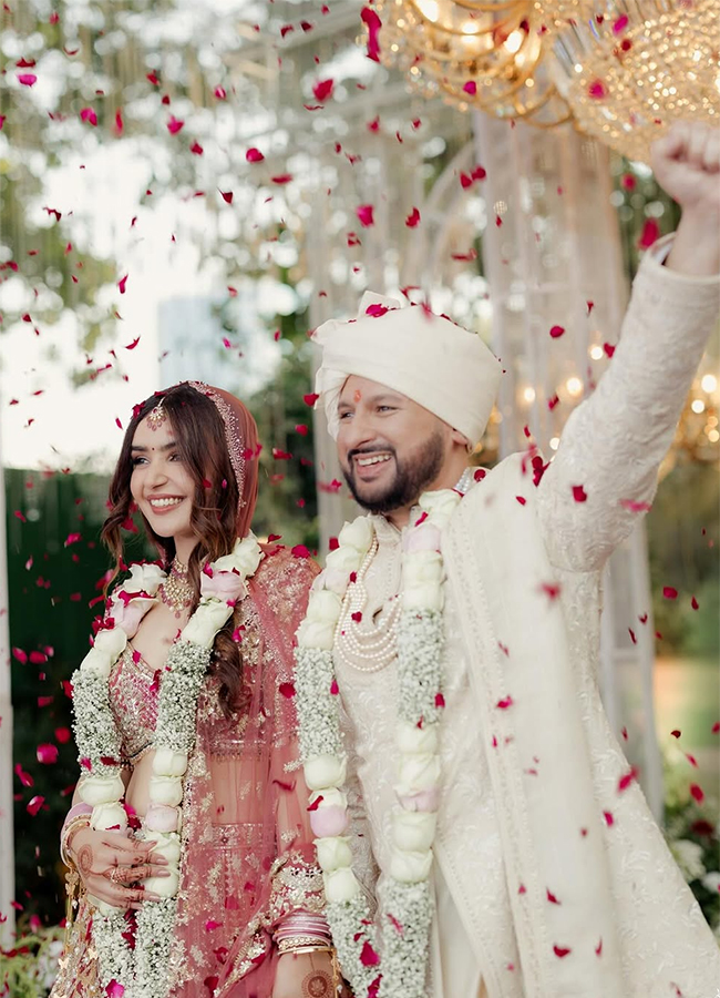 Hrithik Roshan Cousin Eshaan Roshan Wedding Photos5