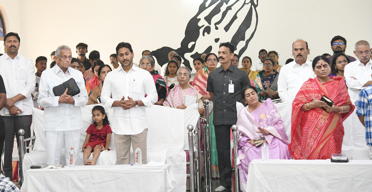 YS Jagan Christmas Celebrations at CSI Church Pulivendula15