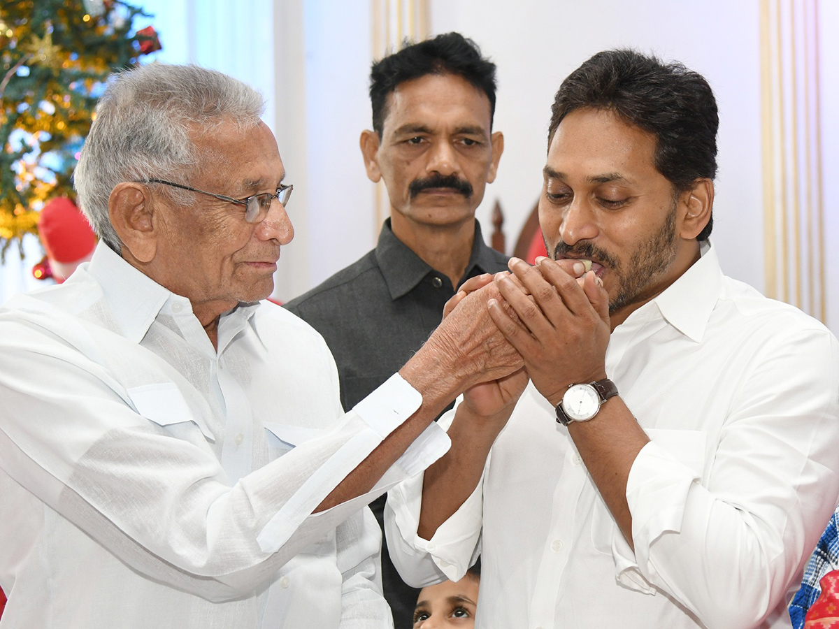 YS Jagan Christmas Celebrations at CSI Church Pulivendula17