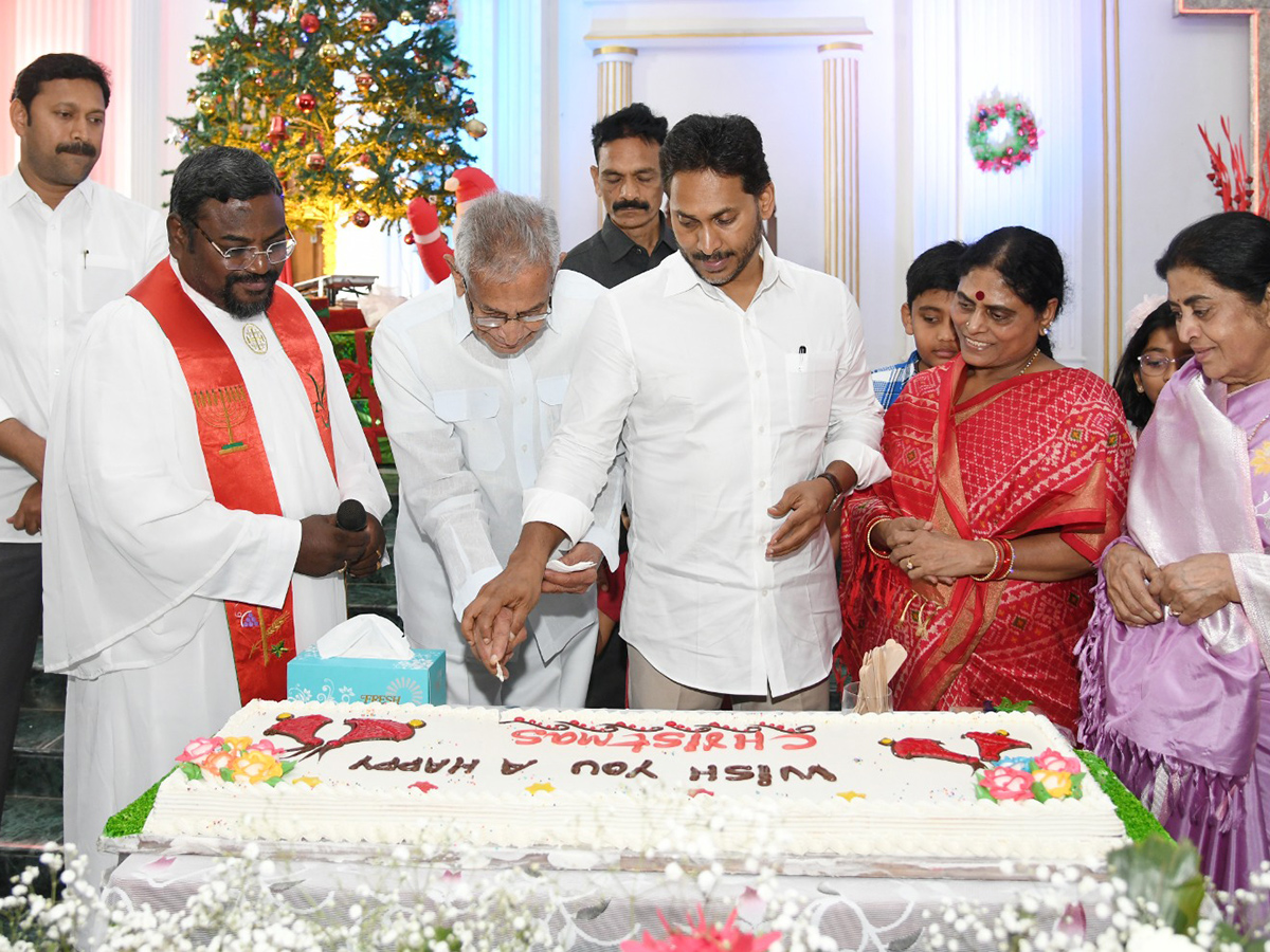 YS Jagan Christmas Celebrations at CSI Church Pulivendula18