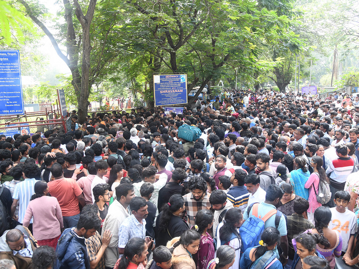 In Pics: Huge Devotees Rush At Tirumala Photos29