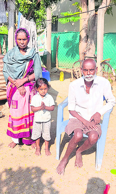 దయనీయం.. దర్జీ జీవనం1