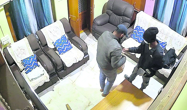 కలవరపెడుతున్న వరుస చోరీలు1