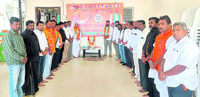 ఘనంగా వాజ్‌పేయి జయంతి
1